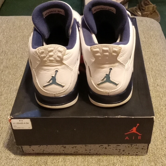 Jordan 4 retro white and Legend blue - Picture 2 of 4
